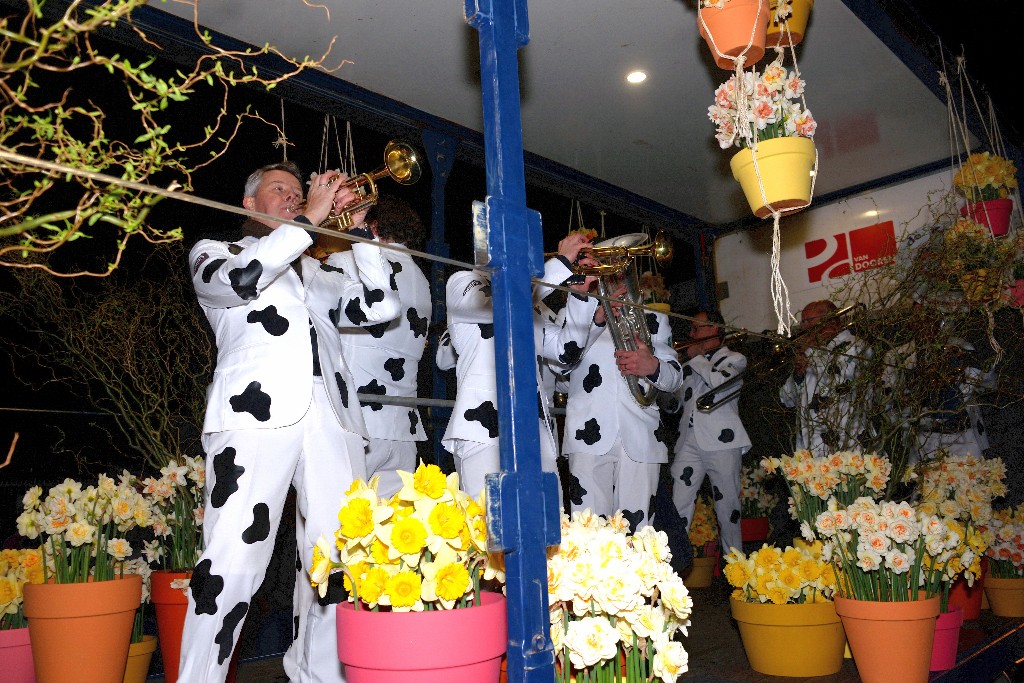 ../Images/Verlicht corso Noordwijkerhout 2019 139.jpg